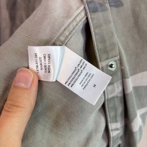 Rails Girl's Green Camo with Star Print Button Front Shirt Size 14 - Picture 6 of 6
